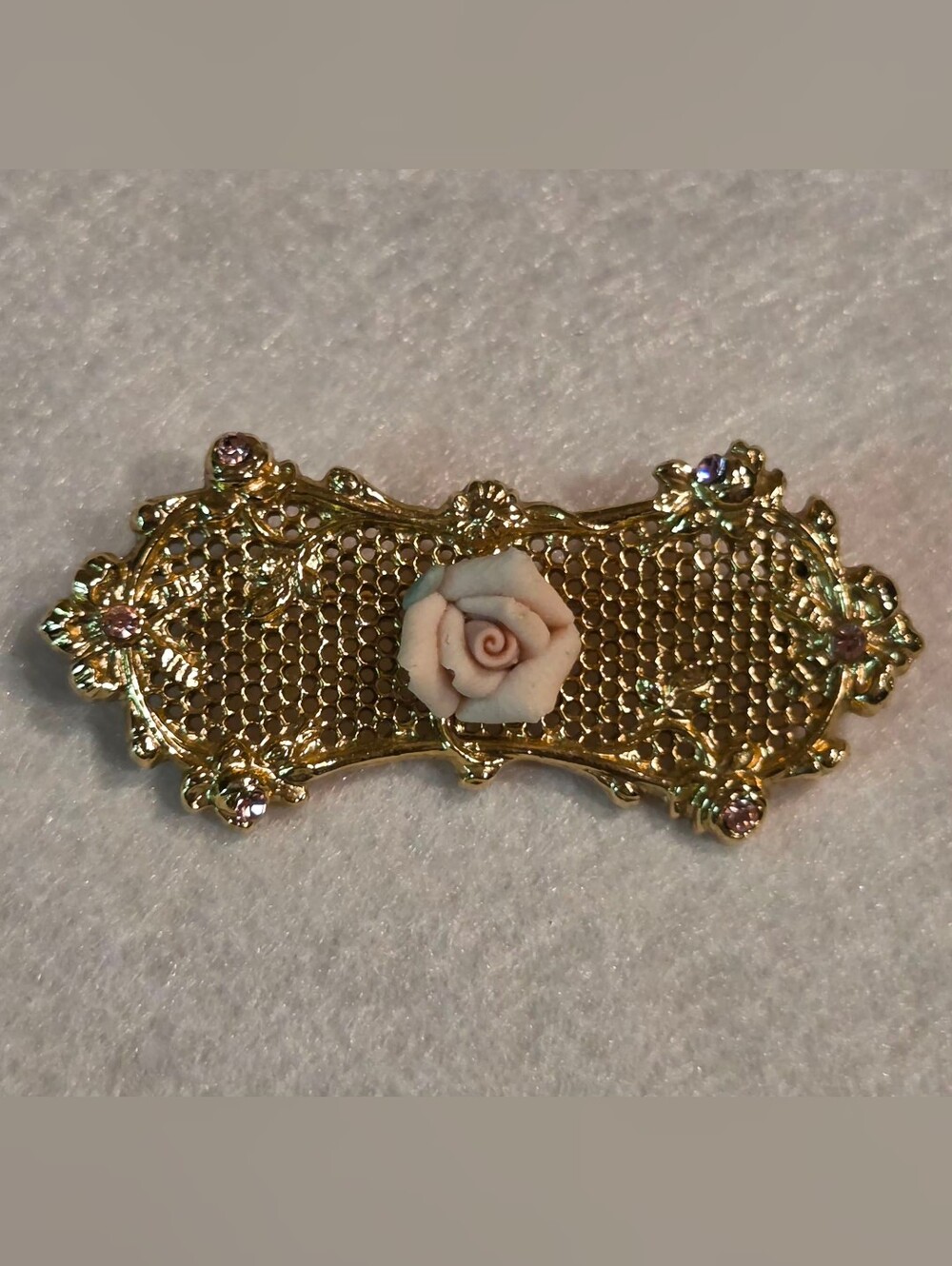 Vintage Gold-tone Porcelain Rose Filigree Bar Brooch / Pin